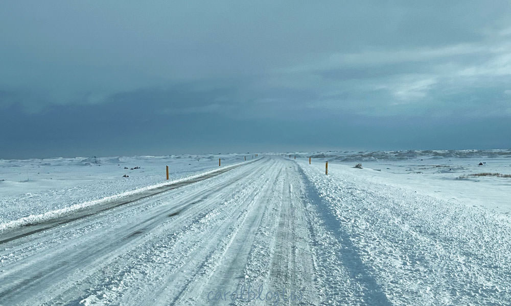 冰島自駕下雪天