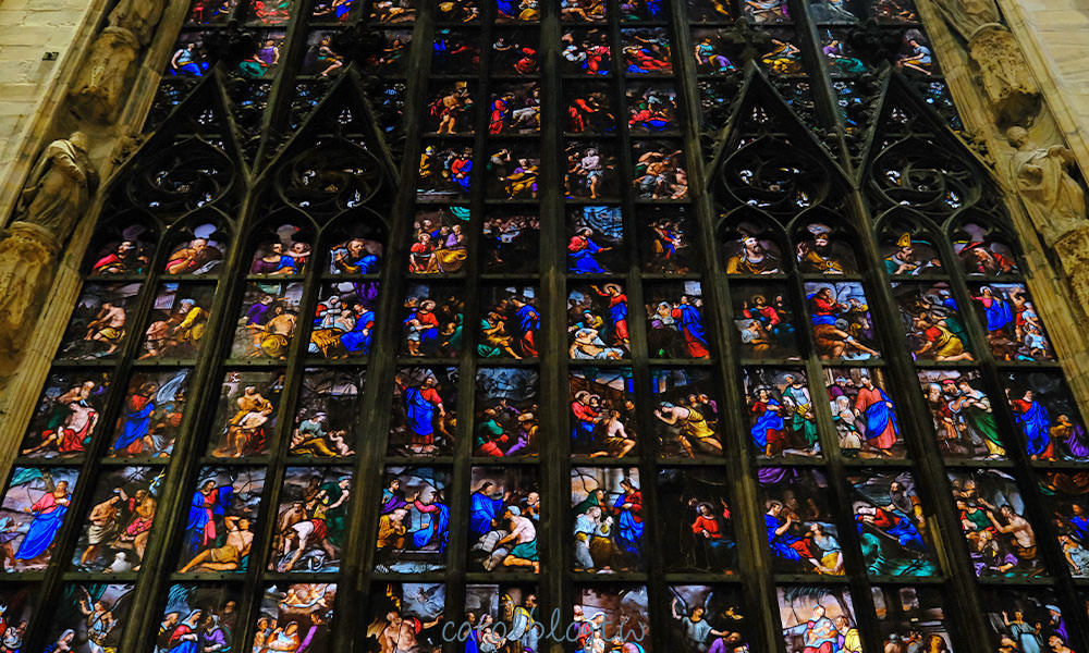 米蘭大教堂彩繪玻璃窗