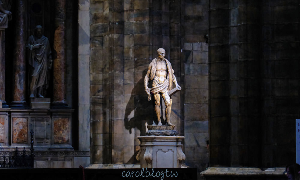 米蘭大教堂使徒雕像