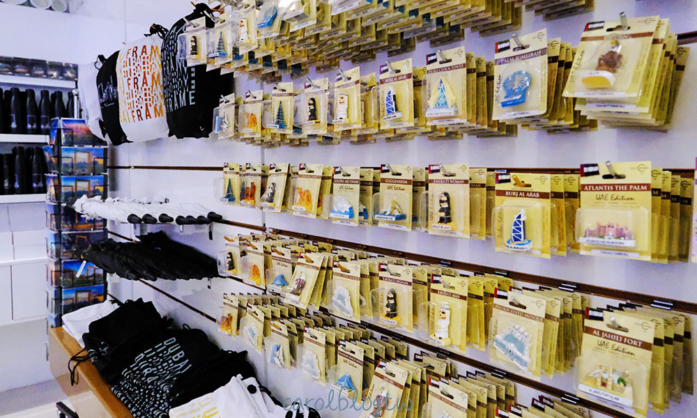 杜拜畫框紀念品店