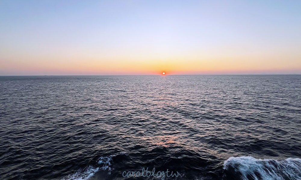 在新茶花號上看夕陽