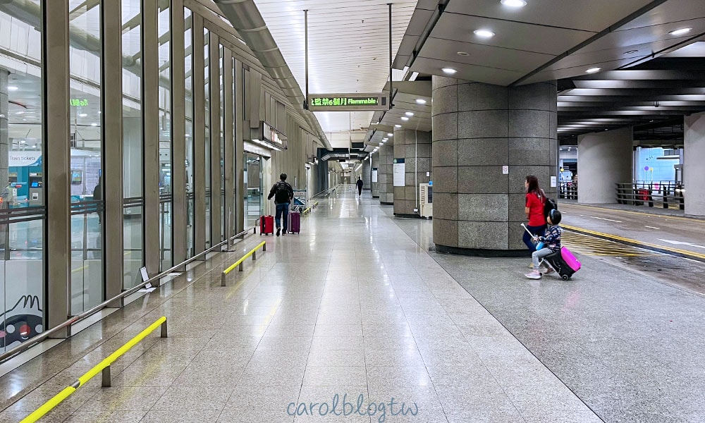 香港機場快線九龍站入口