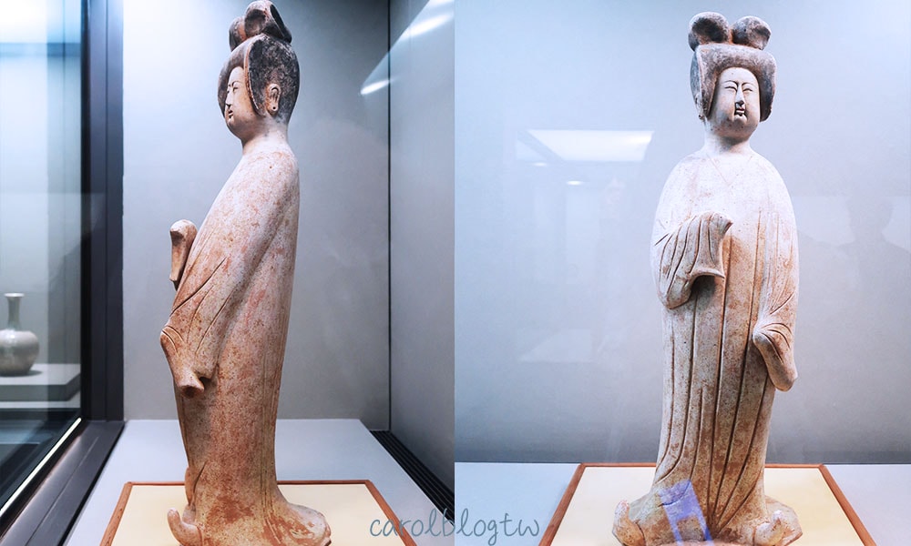 唐朝灰陶加彩仕女俑