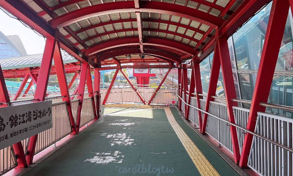 走天橋上渡輪