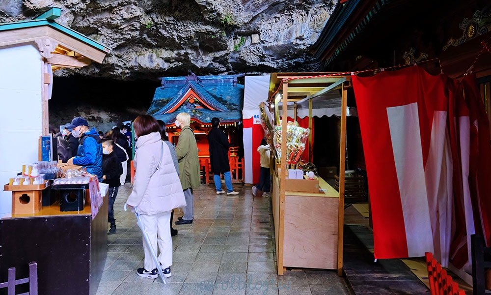 鵜戶神宮正殿後方