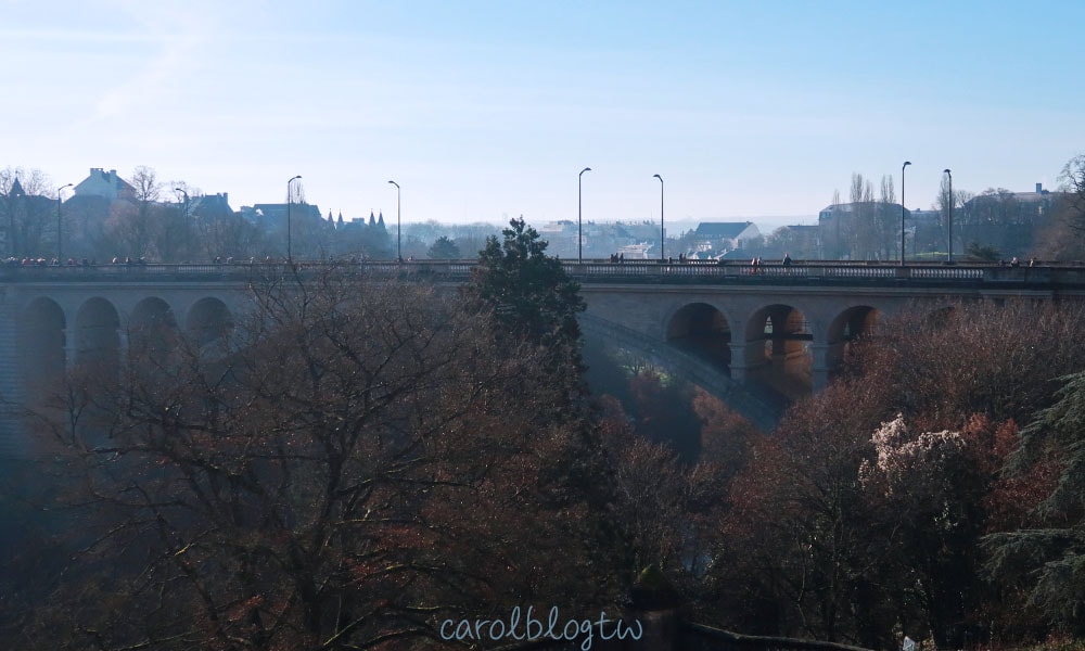 阿道夫橋