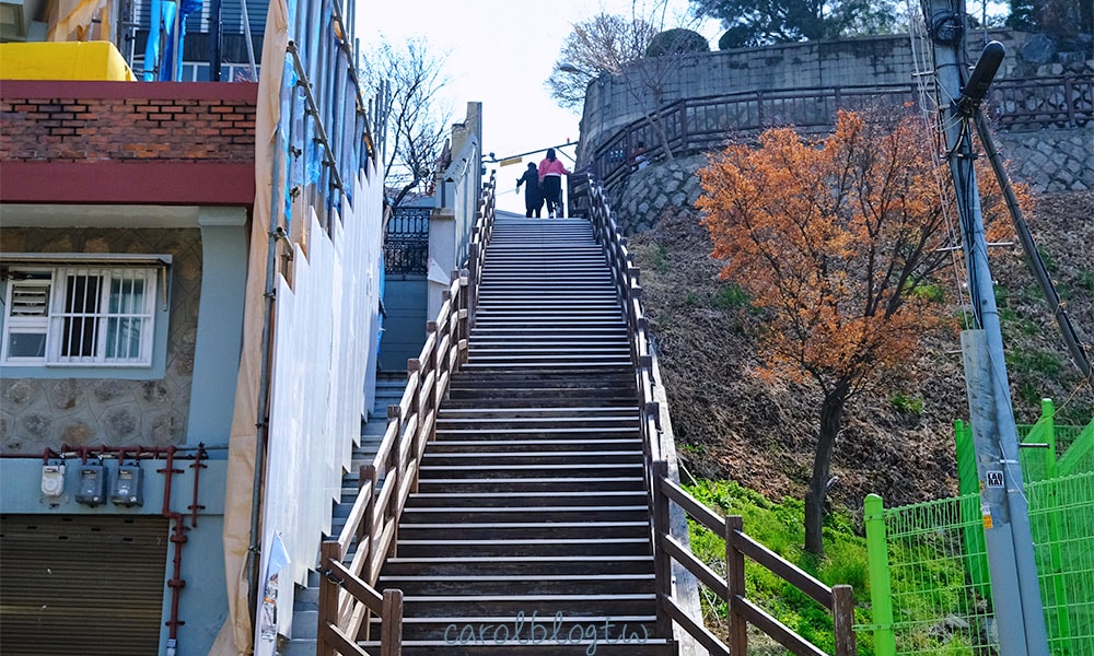 通往纜車站的樓梯
