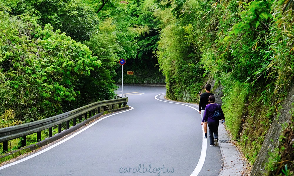 走路去高千穗峽划船