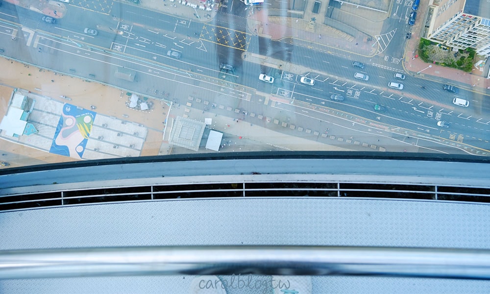 在brighton i360往下看