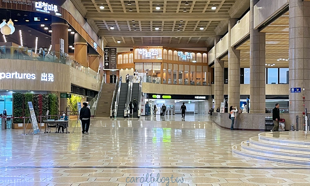 金浦機場出境