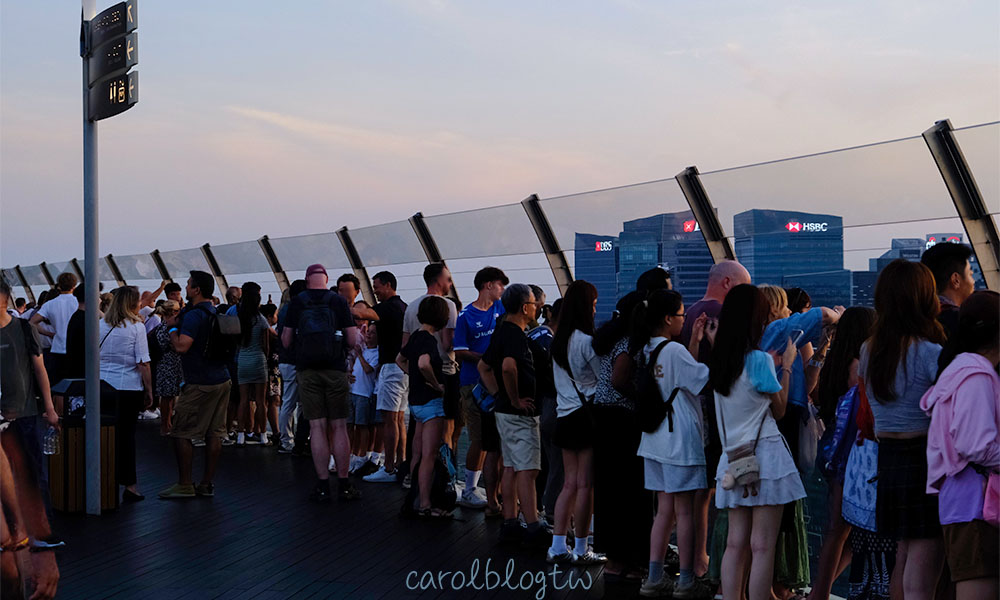 金沙空中花園高空觀景台傍晚人潮