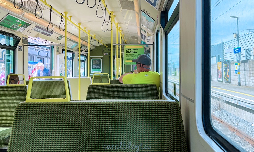 【愛爾蘭鐵路攻略】購票教學、便宜車票查詢、路線、實際搭乘火車 - 第16張圖 愛爾蘭火車座位