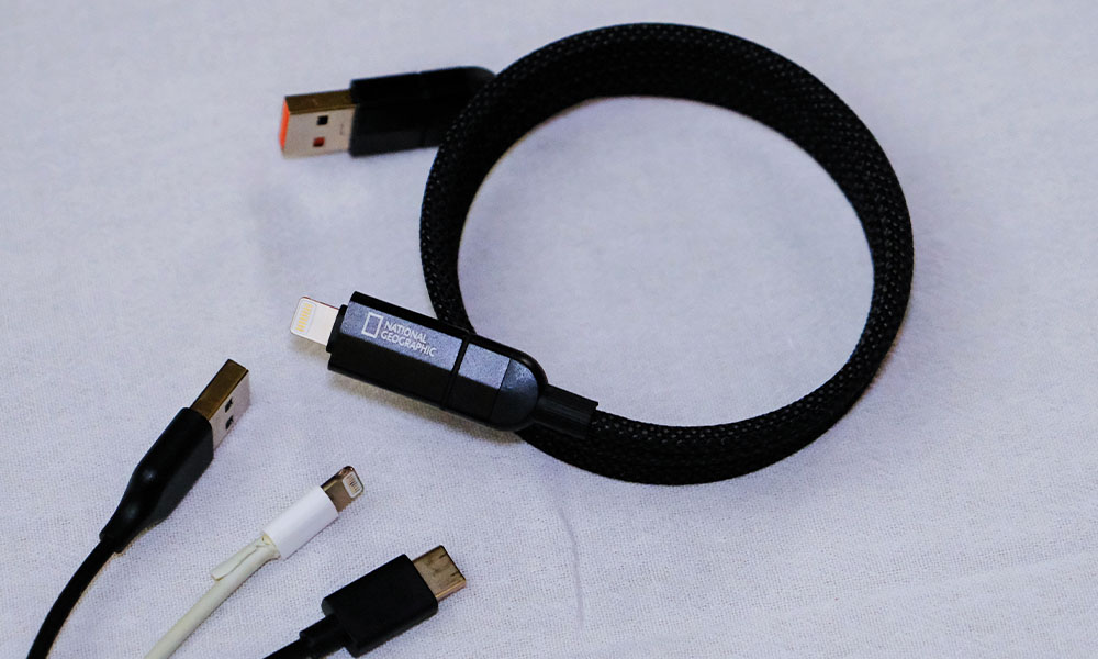 四合一磁吸傳輸充電線