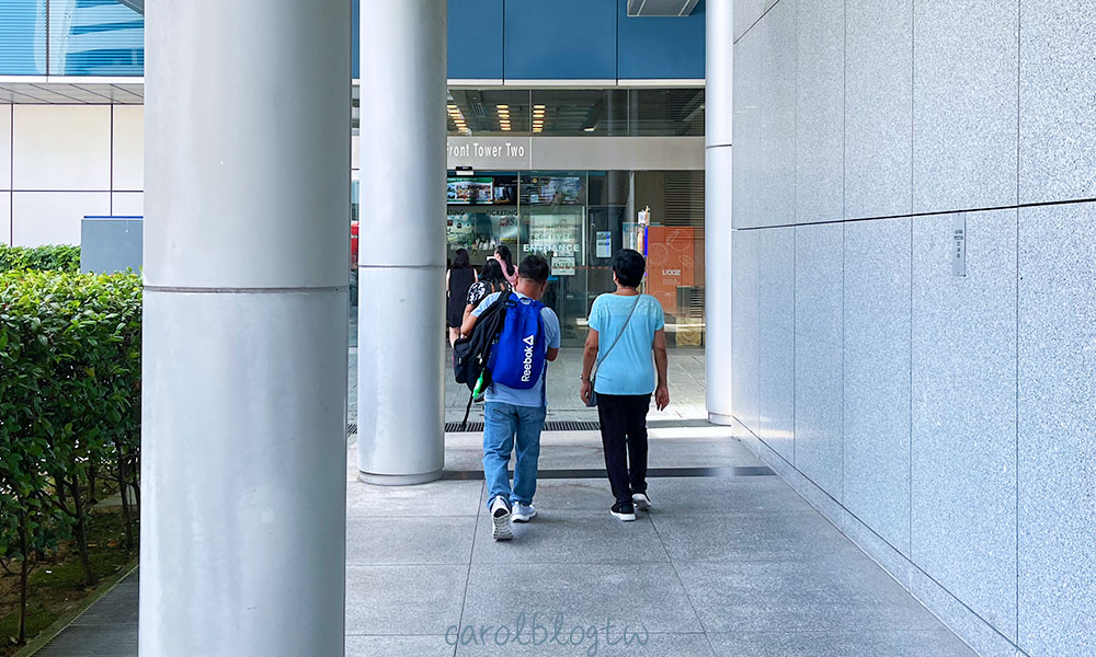 從地鐵站走到新加坡纜車站