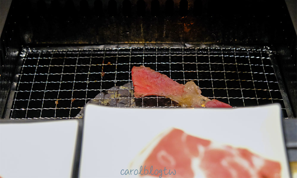 首爾一人燒肉|혼고집菜單、弘大店座位環境、烤肉套餐分享 - 第14張圖 一人燒肉評價心得