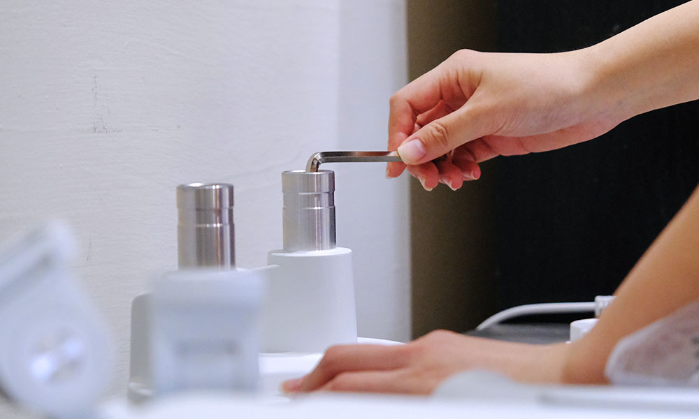 螢幕支架推薦|COFO無重力螢幕懸臂優缺點,輕鬆配合各種工作模式 - 第16張圖 固定COFO螢幕懸臂桌夾