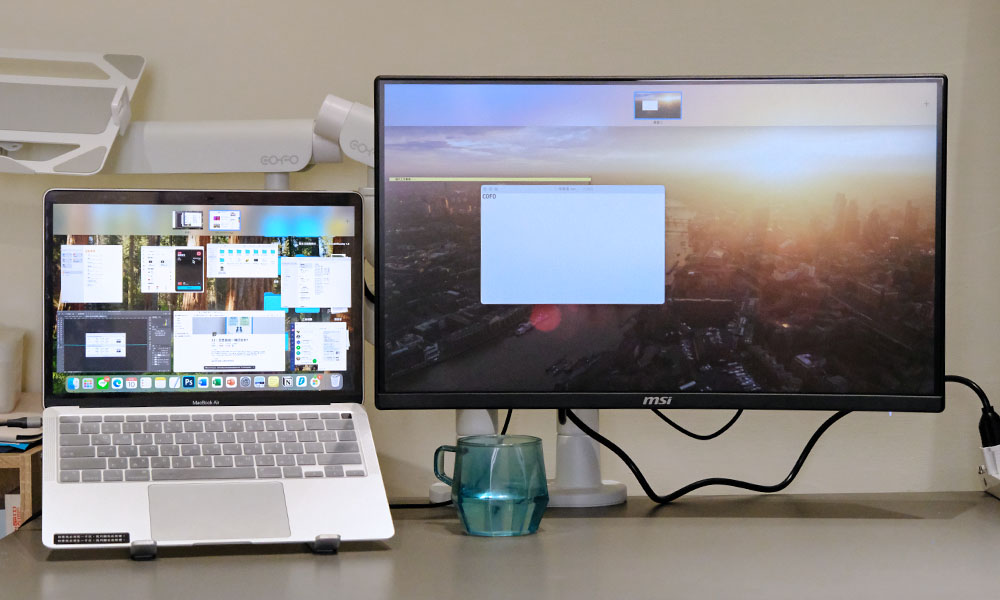 螢幕支架推薦|COFO無重力螢幕懸臂優缺點,輕鬆配合各種工作模式 - 第3張圖 使用COFO無重力螢幕懸臂後 桌面變得整潔