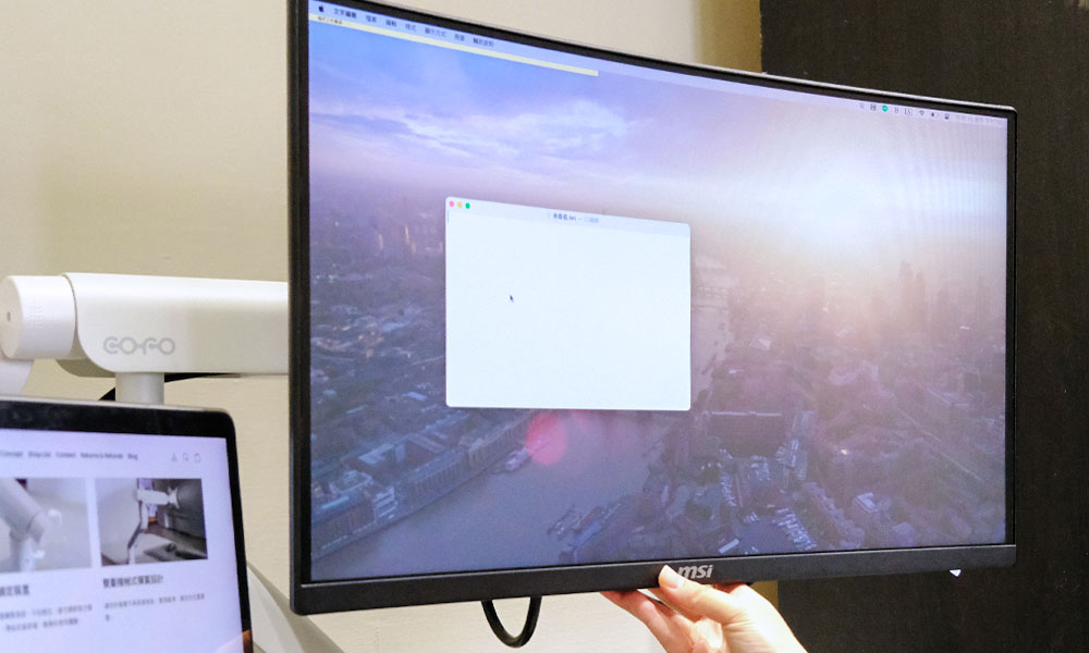 螢幕支架推薦|COFO無重力螢幕懸臂優缺點,輕鬆配合各種工作模式 - 第4張圖 調整COFO螢幕懸臂