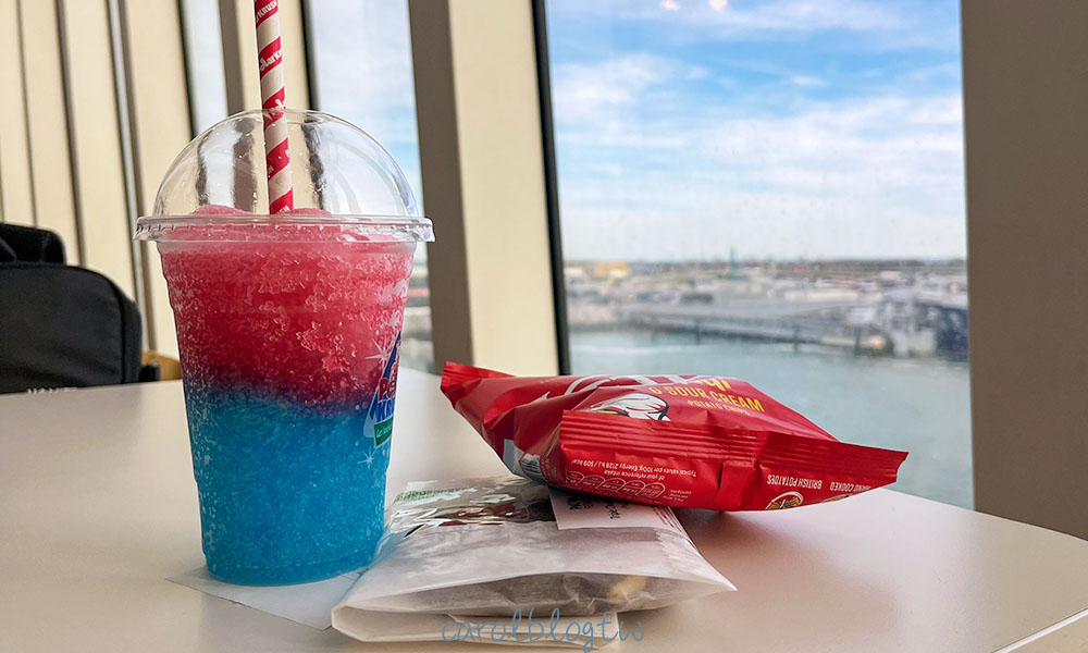 倫敦到巴黎巴士攻略|便宜票價、花費時間、路線、實際搭乘分享 - 第10張圖 在英法海峽渡輪上用餐