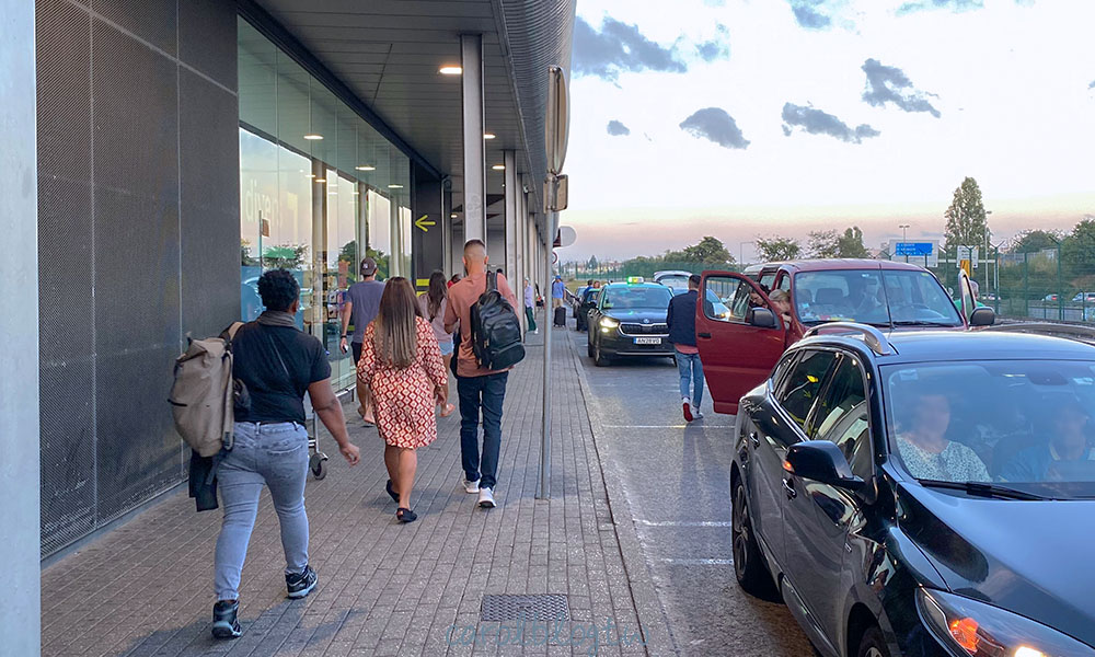 里斯本機場交通攻略|2026票價、地鐵搭乘、航廈接駁車、機場免稅店 - 第11張圖 里斯本機場第二航廈