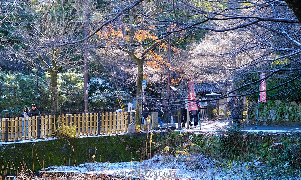御髮神社御守|日本唯一!透明御守超可愛、就在嵐山竹林小徑 - 第6張圖 御髮神社入口