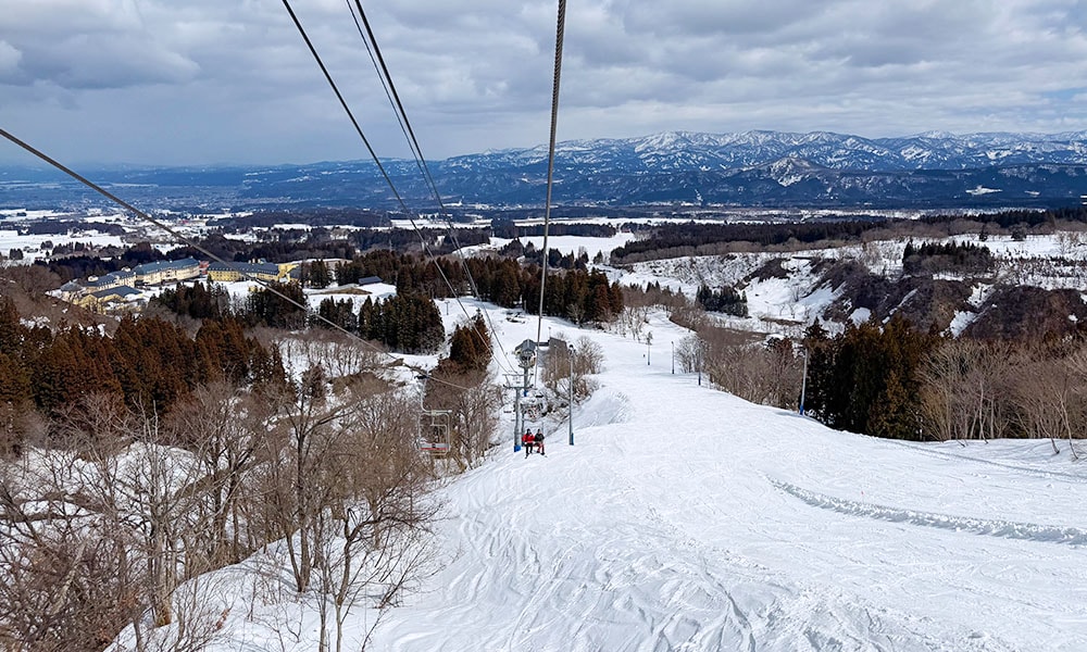 新井樂天度假村滑雪場纜車