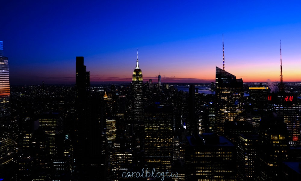 在高樓欣賞紐約夜景