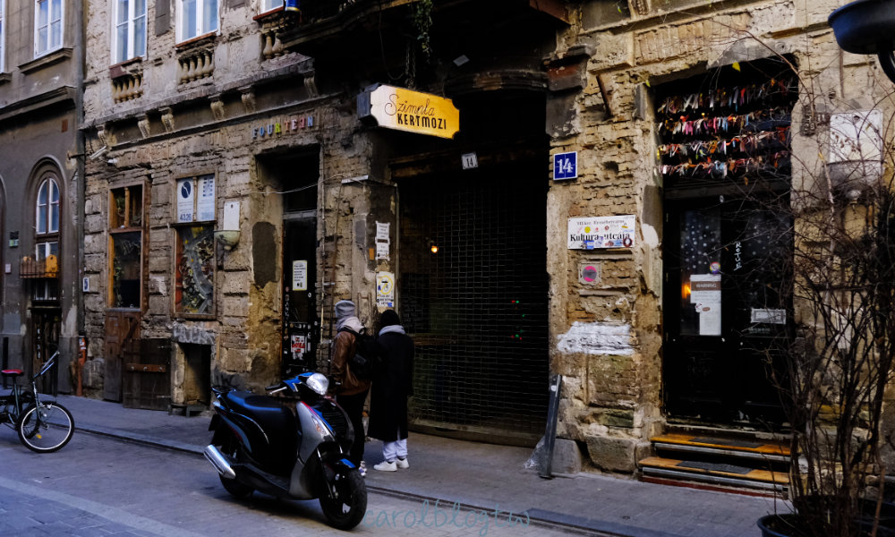 Szimpla Kert 入口