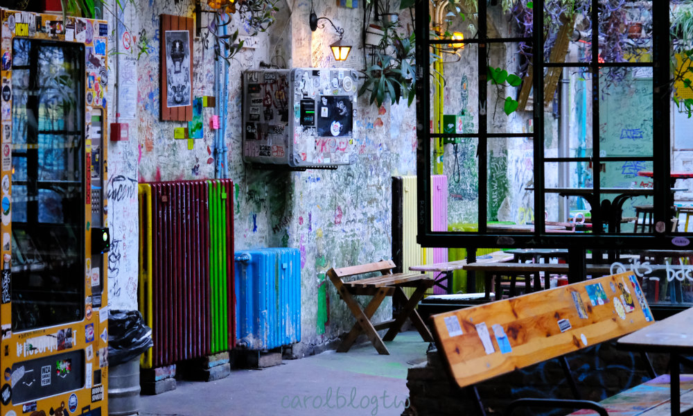 Szimpla Kert 明亮座位區