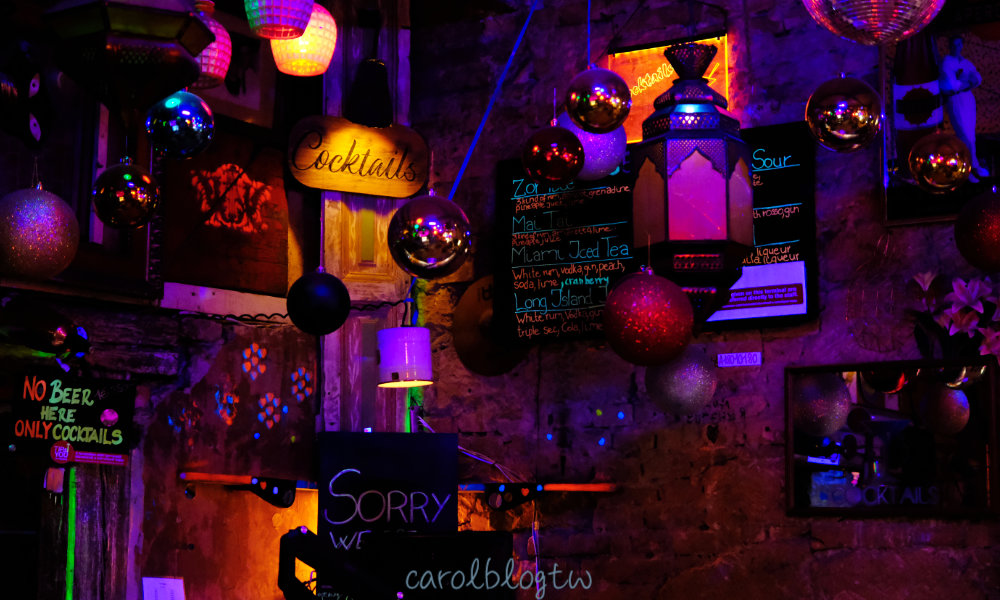 Szimpla Kert 酒吧燈飾