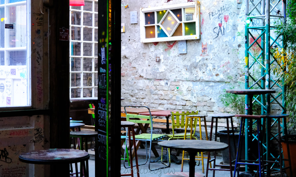 Szimpla Kert 戶外座位